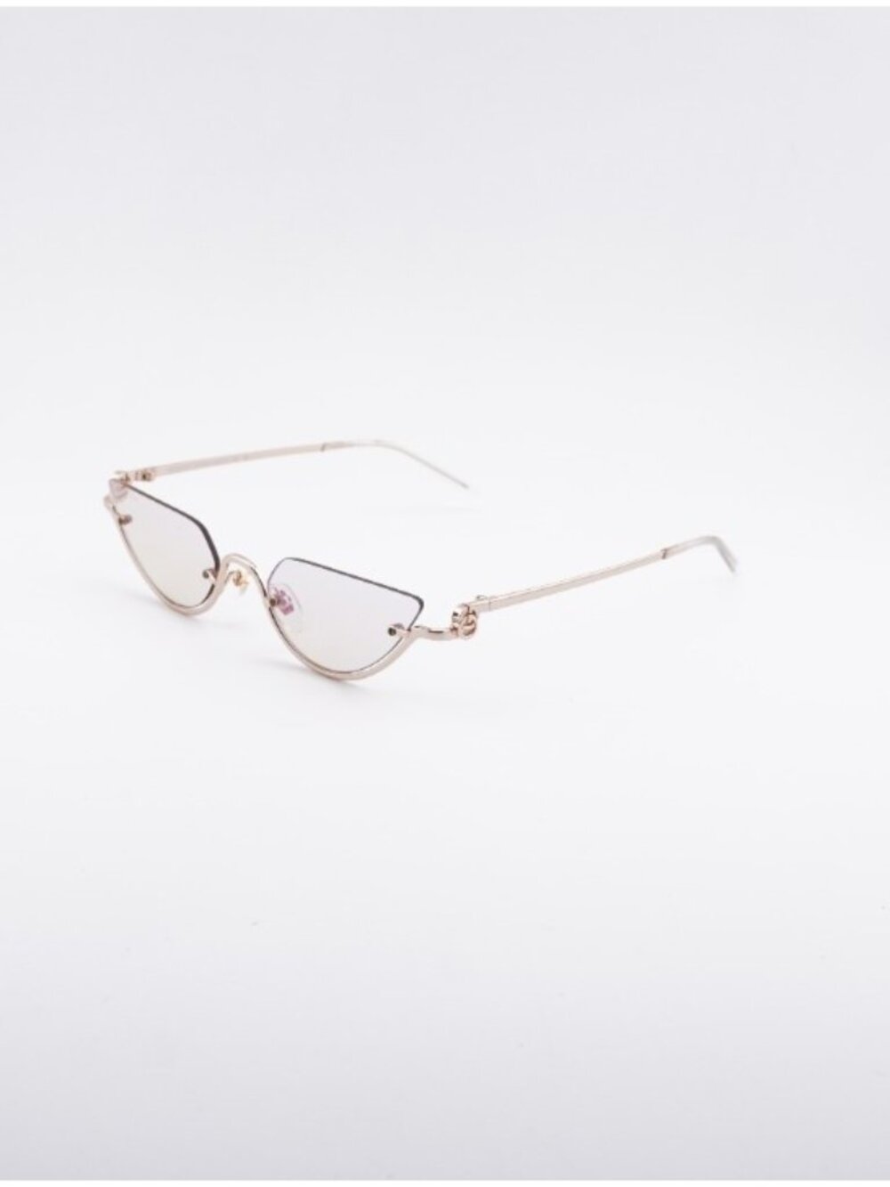 Gucci GG1603S 005 Sunglasses Gold Cat Eye Frame, Purple Lenses